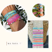 Load image into Gallery viewer, Armband mit Spruch in knalligen Farben
